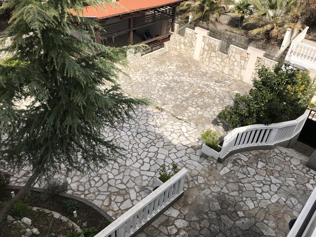 Villa Diana Utjeha-Bušat Extérieur photo